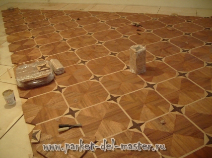 Паркетных дел мастер: Укладка паркета